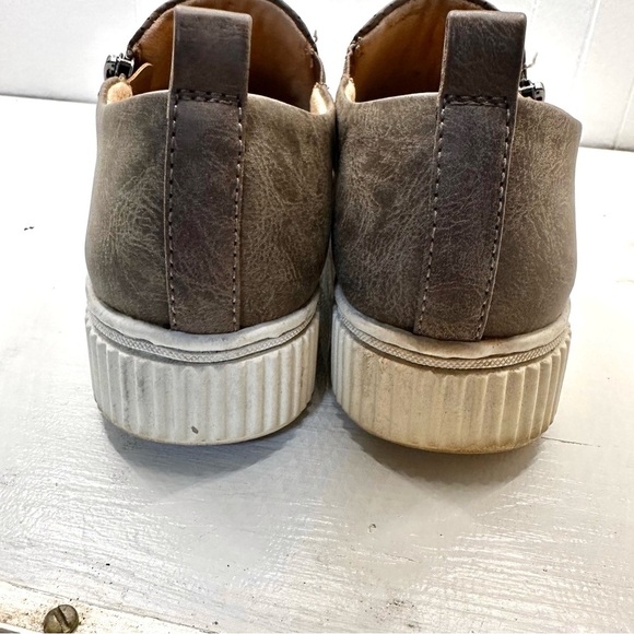 SOUL Naturalizer Turner Taupe Slip On Sneaker Perforated Side Zip Shoes Womens 8 - Picture 6 of 8